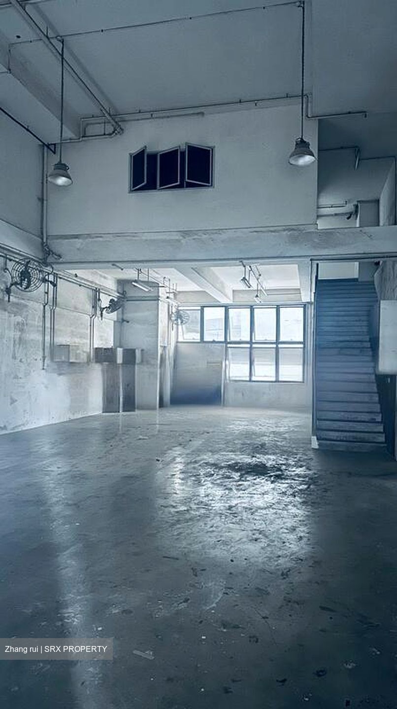 E9 Premium (D27), Factory #468155411